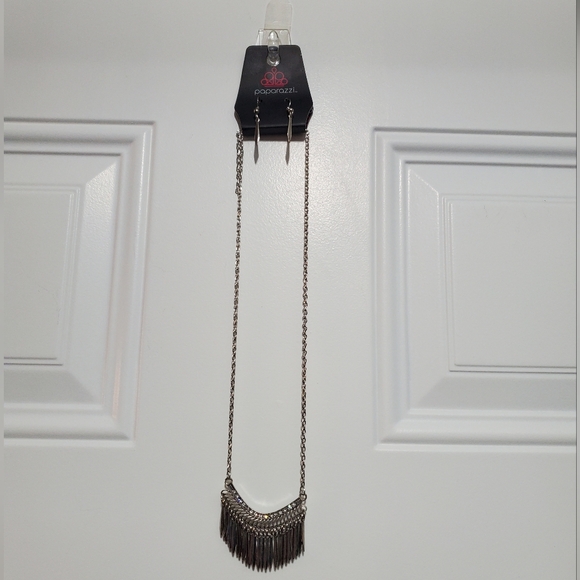 Silver Tone Necklace & Earring Dangle Spikes & Rhinestone Jewels Set NEW - Picture 3 of 11